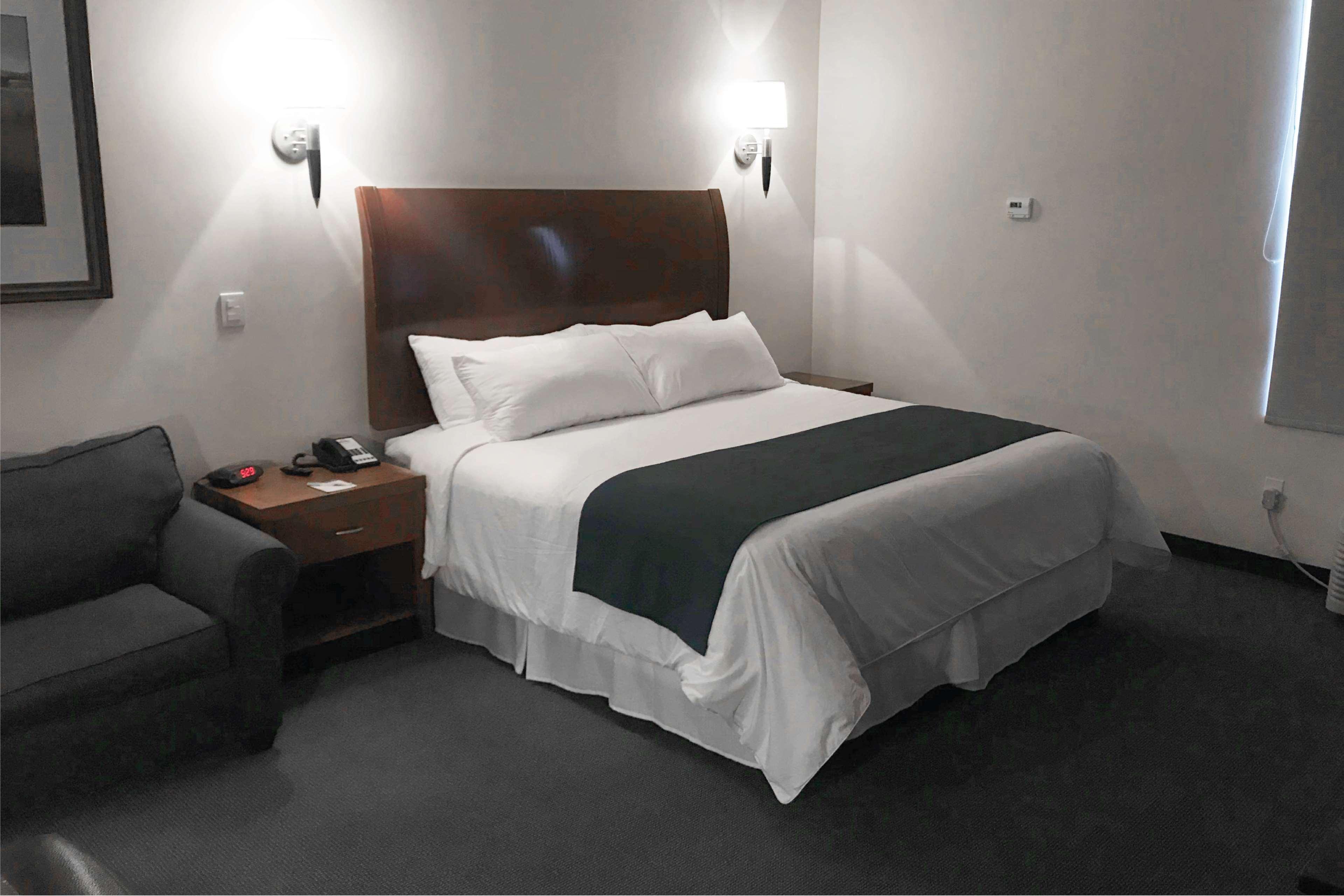 Days Inn By Wyndham Piedras Negras Zewnętrze zdjęcie