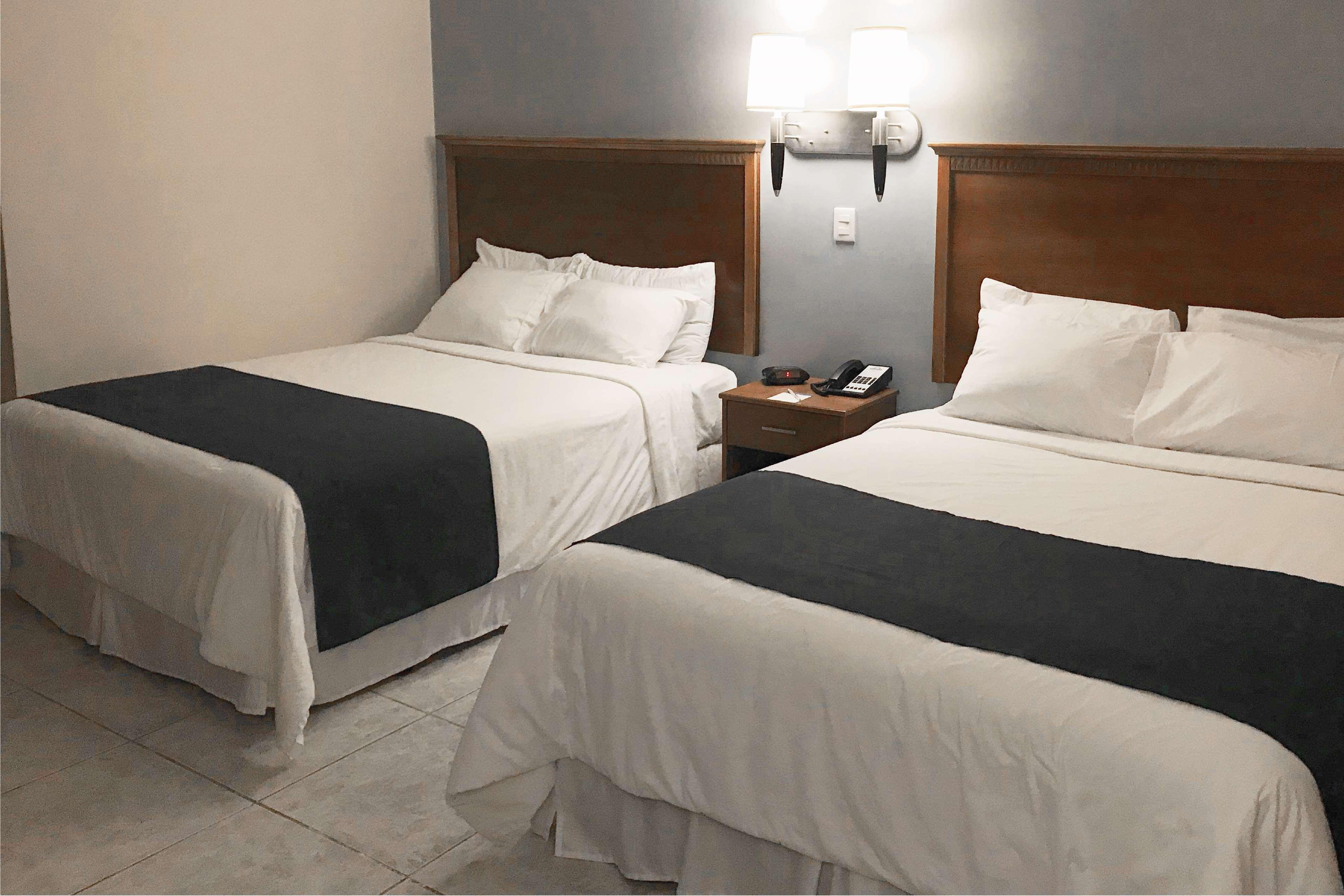 Days Inn By Wyndham Piedras Negras Zewnętrze zdjęcie