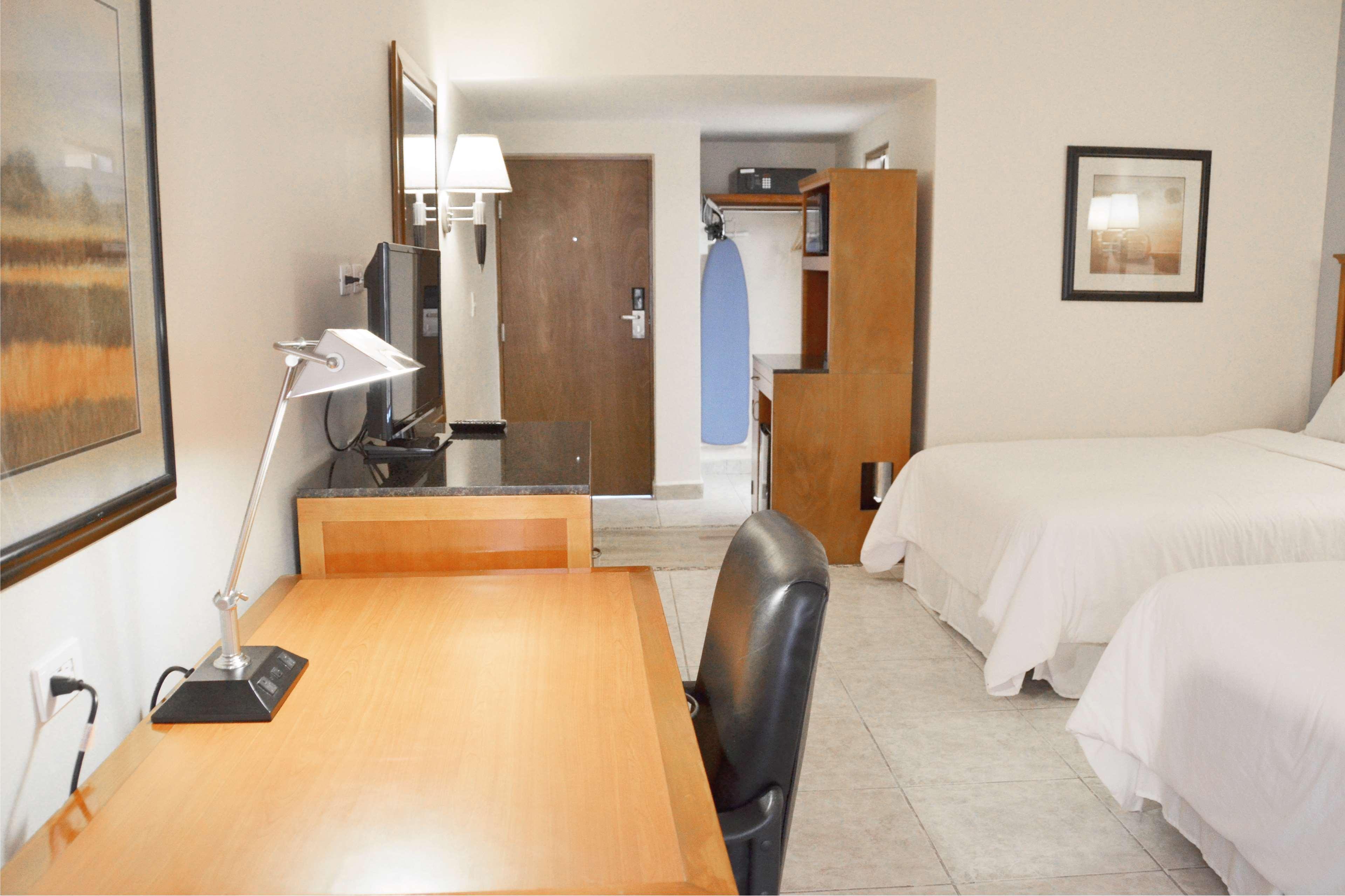 Days Inn By Wyndham Piedras Negras Zewnętrze zdjęcie